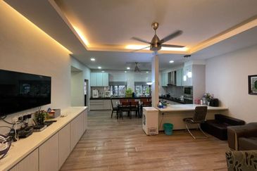 AVENUE ONE LAKE VALLEY CHERAS