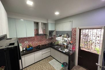 AVENUE ONE LAKE VALLEY CHERAS