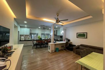 AVENUE ONE LAKE VALLEY CHERAS