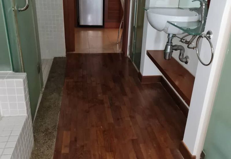 10 Semantan Suites (Sematan Avenue)