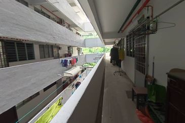 TAMAN FREE SCHOOL APARTMENT , GREENLANE PENANG 