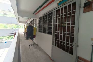 TAMAN FREE SCHOOL APARTMENT , GREENLANE PENANG 