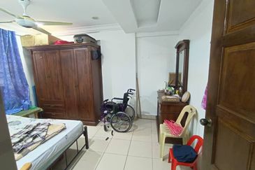 TAMAN FREE SCHOOL APARTMENT , GREENLANE PENANG 