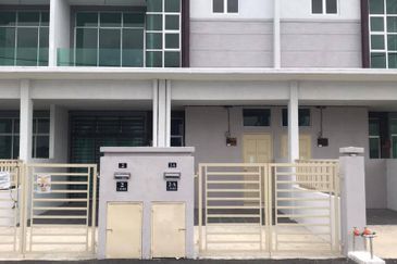 TOWNHOUSE AT SERI ISKANDAR PERAK 