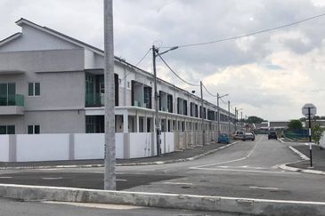 TOWNHOUSE AT SERI ISKANDAR PERAK 