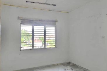 Lily Apartment, Taman Saujana Utama