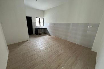 TAMAN PELANGI INDAH, SITIAWAN