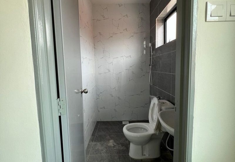 TAMAN PELANGI INDAH, SITIAWAN