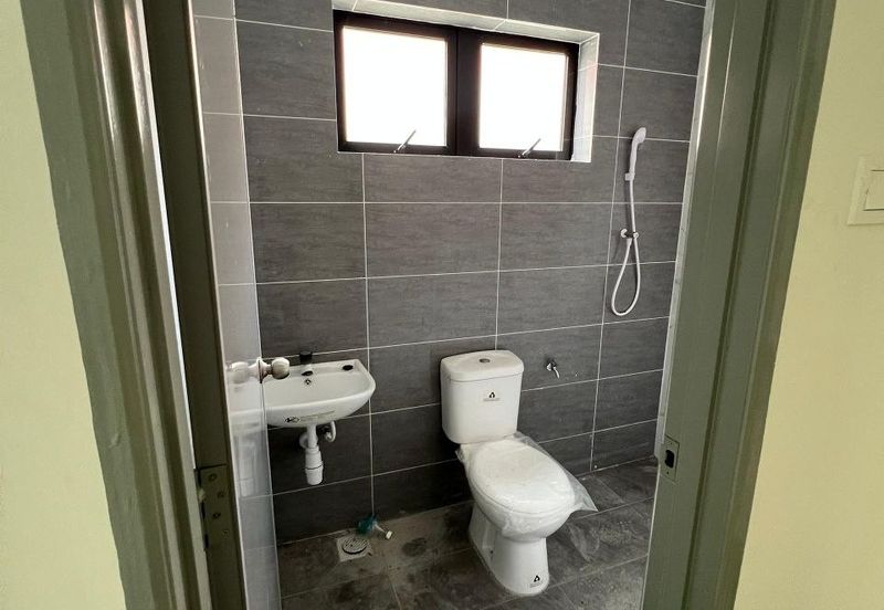 TAMAN PELANGI INDAH, SITIAWAN