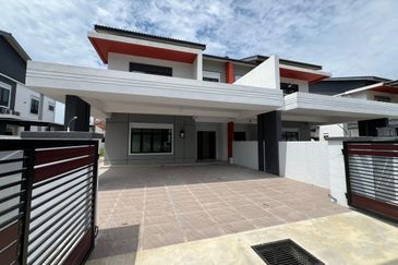 TAMAN PELANGI INDAH, SITIAWAN