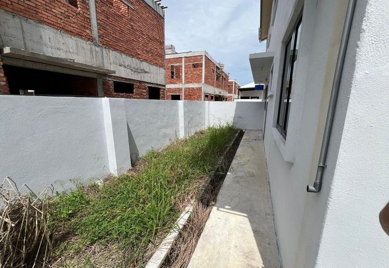 TAMAN PELANGI INDAH, SITIAWAN