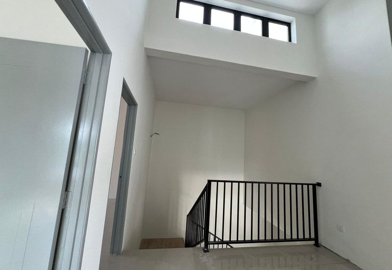 TAMAN PELANGI INDAH, SITIAWAN