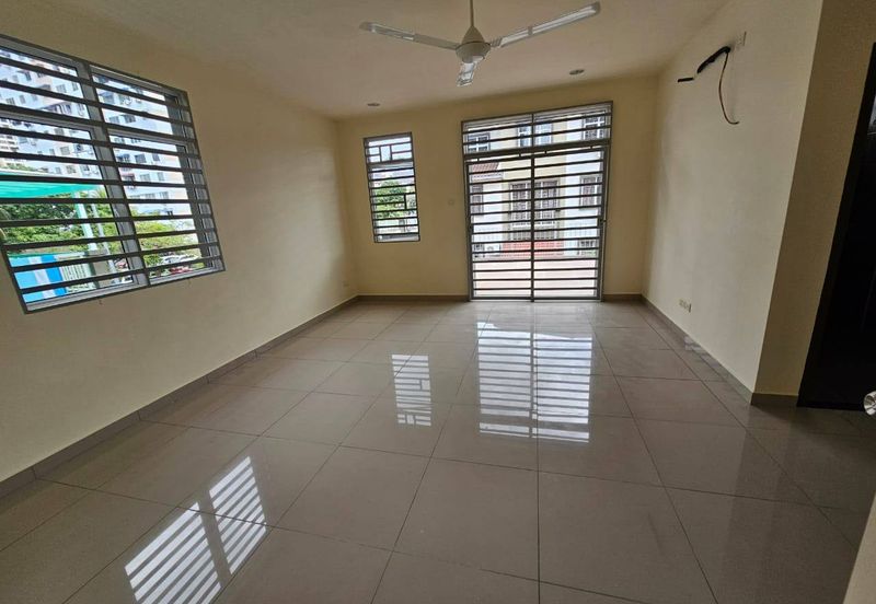 3 STOREY TERRACE SEMI D BATU UBAN , PENANG