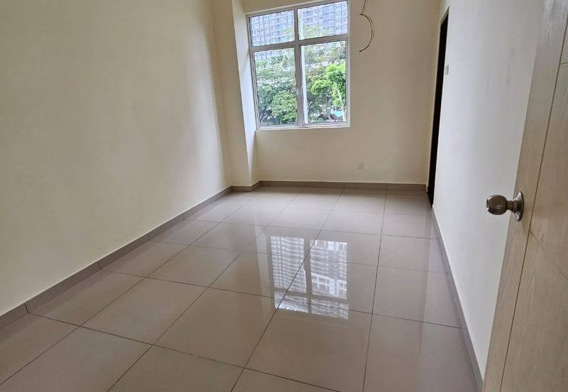 3 STOREY TERRACE SEMI D BATU UBAN , PENANG
