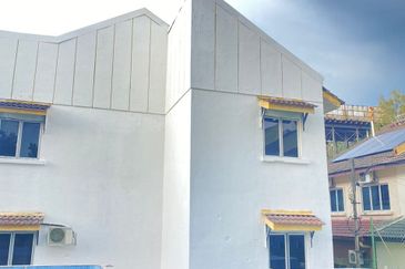 FOR SALE Rare Corner 2-Storey Terrace House with BIG LAND , Sungai Buloh, Selangor