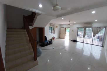 FOR SALE Rare Corner 2-Storey Terrace House with BIG LAND , Sungai Buloh, Selangor