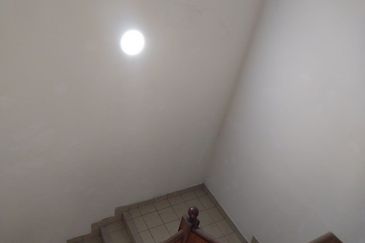 FOR SALE Rare Corner 2-Storey Terrace House with BIG LAND , Sungai Buloh, Selangor