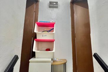 RENOVATED Double Storey Jalan Bunga Tanjung Taman Muda Ampang FOR SALE