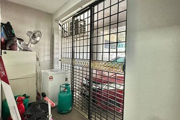 RENOVATED Double Storey Jalan Bunga Tanjung Taman Muda Ampang FOR SALE