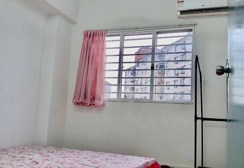 FREEHOLD Sri Hijau Condo, Jalan Permaisuri 1/6, Bandar Mahkota Cheras Selangor FOR SALE