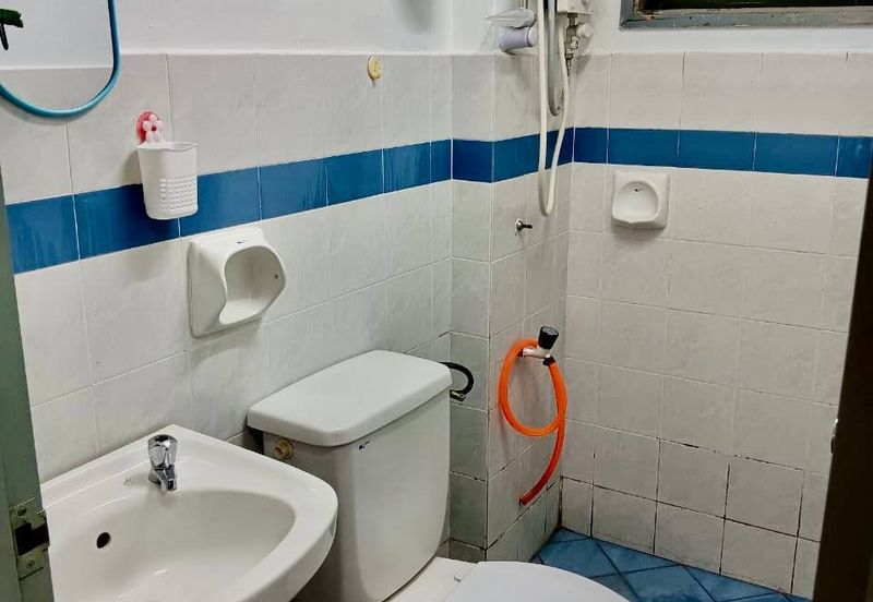 FREEHOLD Sri Hijau Condo, Jalan Permaisuri 1/6, Bandar Mahkota Cheras Selangor FOR SALE