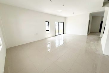 TAMAN PELANGI INDAH, SITIAWAN