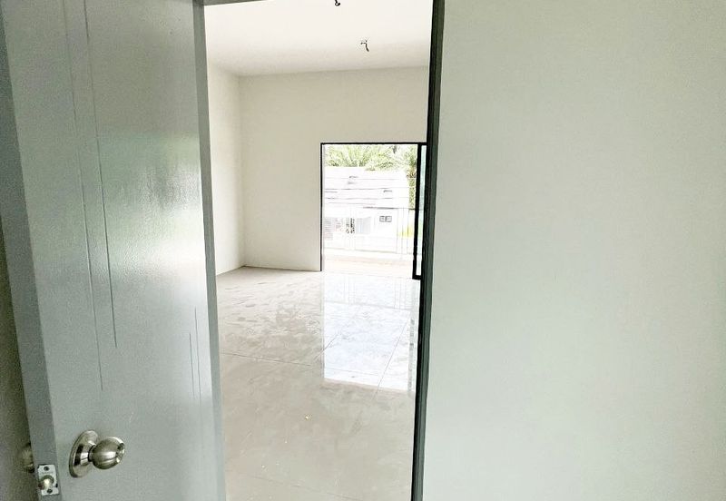 TAMAN PELANGI INDAH, SITIAWAN