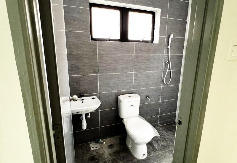 TAMAN PELANGI INDAH, SITIAWAN