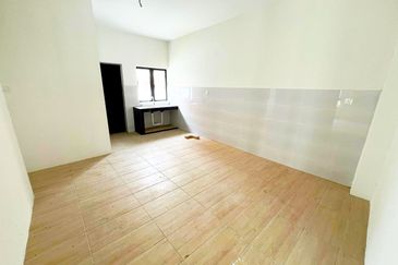 TAMAN PELANGI INDAH, SITIAWAN