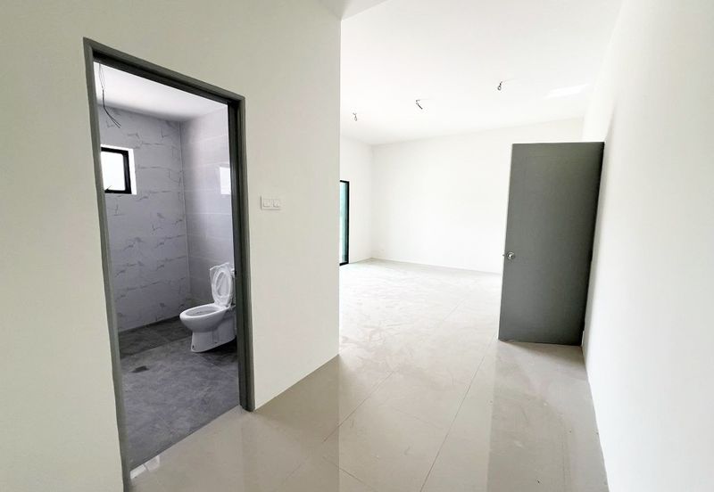 TAMAN PELANGI INDAH, SITIAWAN