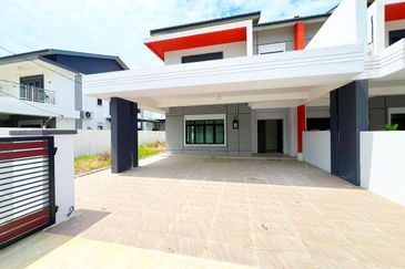 TAMAN PELANGI INDAH, SITIAWAN