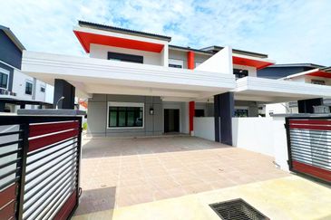 TAMAN PELANGI INDAH, SITIAWAN