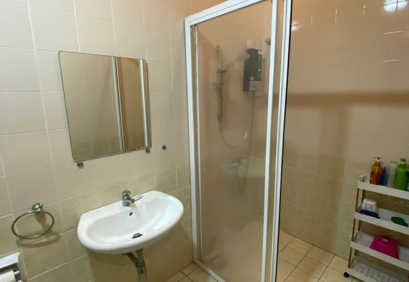 Jalan Tiang Seri U8/73A