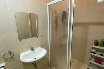 Jalan Tiang Seri U8/73A