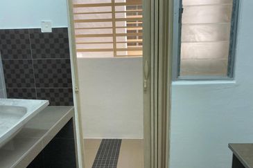 TAMAN RIA APARTMENT , BAYAN LEPAS , PENANG 