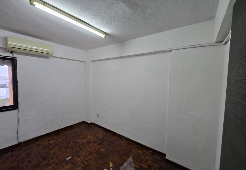 REPAINTED -FLAT JALAN TENGAH , BAYAN LEPAS , PENANG 