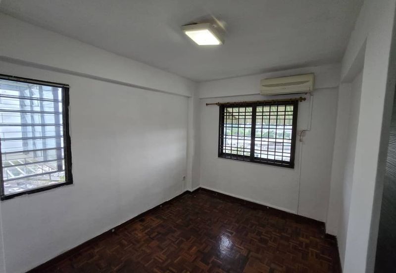 REPAINTED -FLAT JALAN TENGAH , BAYAN LEPAS , PENANG 