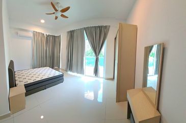 Setia Triangle Persiaran Kelicap