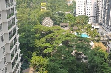 Royal Regent Sri Putramas III