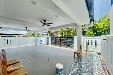 Jalan Suasana, Bandar Tun Hussein Onn