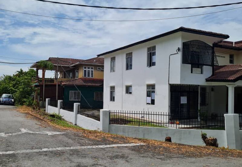 Taman Seroja, Bandar Baru Salak Tinggi