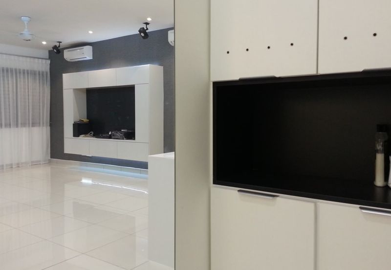 Mirage By The Lake Condominium