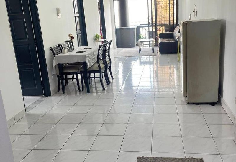 Turf View Apartment (Mutiara Serdang)