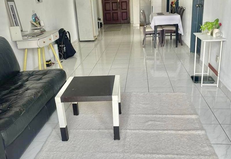 Turf View Apartment (Mutiara Serdang)