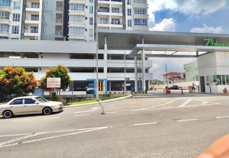 7 Tree Seven Residence