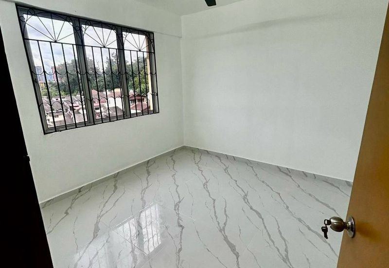 Flat PKNS AU3 (Blok 7 - 15)