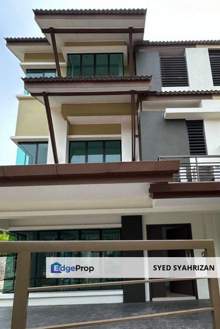 3 Storey terrace house Southbay Residences, Penang, Batu Maung