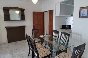 Marina Tower, Ratu Mutiara