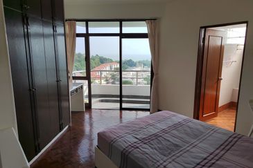 Marina Tower, Ratu Mutiara