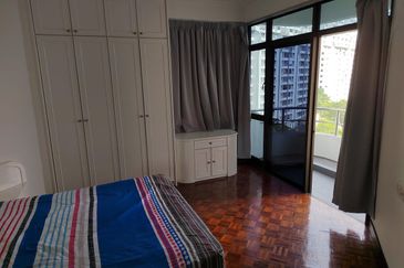 Marina Tower, Ratu Mutiara